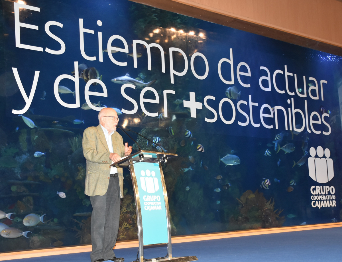 Presentación Mediterráneo Económico 33 en València con Manuel Toharia